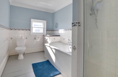 St Leonards-On-Sea House | Grade II listed three storey town house enjoying sea views from all floors