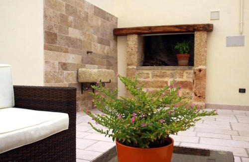 Casarano House | Scenic Gradiè: 9/10 Rated with Oceanfront Amenities