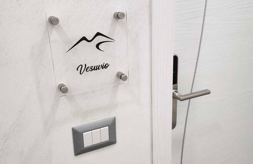 Quartieri Spagnoli House | Discover GRADINI PARTENOPEI: Spa & Family-Friendly Retreat