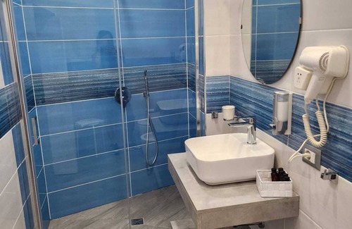 Quartieri Spagnoli House | Discover GRADINI PARTENOPEI: Spa & Family-Friendly Retreat