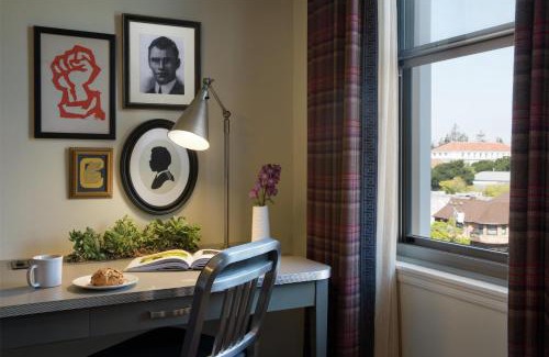 Berkeley Hotel | Explore Graduate Berkeley: Pet-Friendly & Child-Friendly Stays