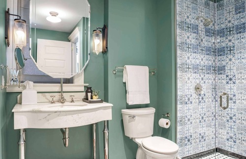 Downtown Hotel | Top-Rated Graduate New Haven: Spa, Dining & More!