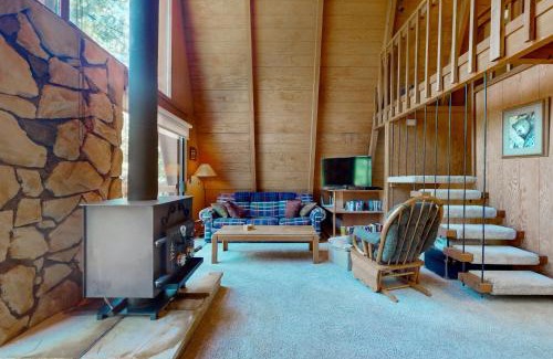 Blairsden-Graeagle House | Discover Graeagle Retreat: Family & Pet Friendly Escape