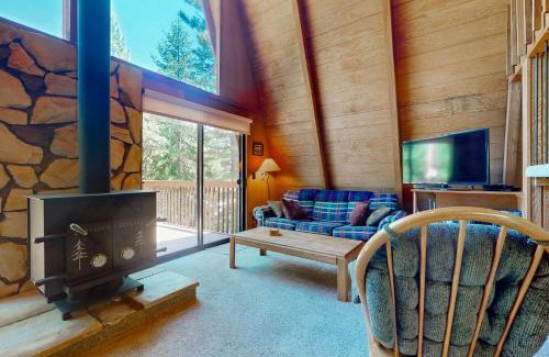 Blairsden-Graeagle House | Discover Graeagle Retreat: Family & Pet Friendly Escape