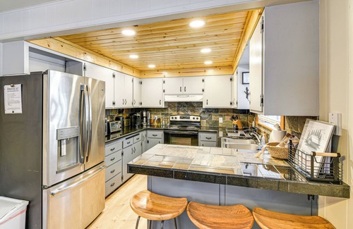 Graeagle Cabin | Inviting Graeagle Cabin with Game Room & Relaxing Spa