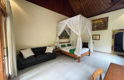 Batubulan House | Guest Rated 10/10: Graha Madesimon with Pool & Restaurant