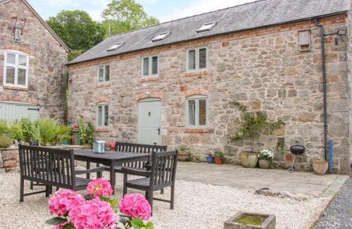 Longford House | Pet-Friendly Graig Gwyn Cottage: 4-Star Retreat Rated 9/10