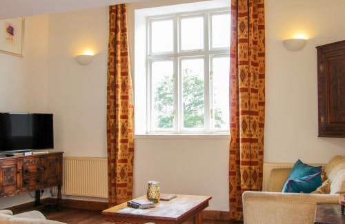 Longford House | Pet-Friendly Graig Gwyn Cottage: 4-Star Retreat Rated 9/10