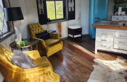 Center Point Cabin | Cozy Grain Bin Cabin with Pool and Pet-Friendly Amenities