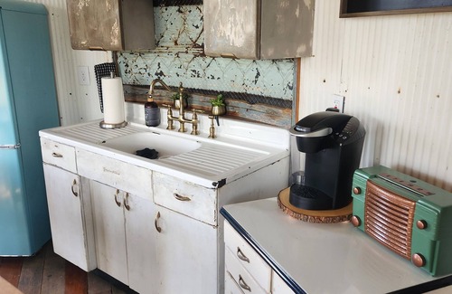Center Point Cabin | Cozy Grain Bin Cabin with Pool and Pet-Friendly Amenities