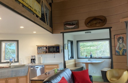 Philipsburg House | Explore Grain Bin House: 10/10 Rated in Philipsburg
