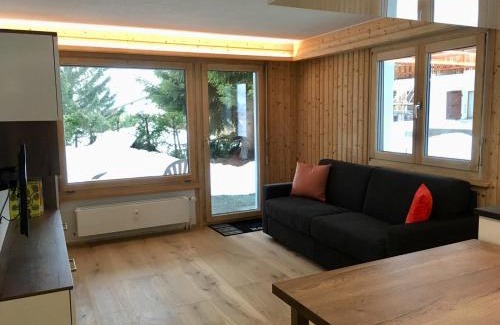 Verbier Apartment | Cozy Grain d'Or Studio 007 with Breakfast & Hot Tub