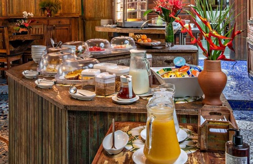 Paranagua Hotel | Grajagan Surf Resort: Pet-Friendly Oasis with Ocean Views