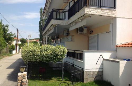 Paradhisos Apartment | Ocean View Gramatiki House: 9/10 Guest Rated Haven