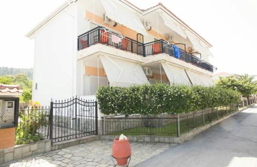 Paradhisos Apartment | Ocean View Gramatiki House: 9/10 Guest Rated Haven