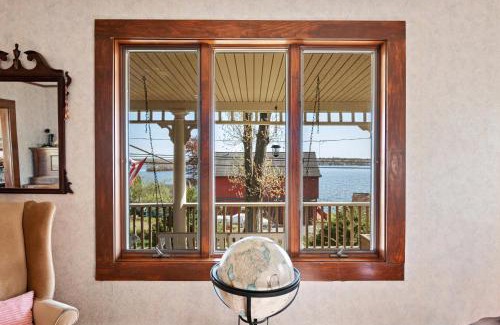 East Hampton House | Idyllic Grammy's Lake House with Private Waterfront Access
