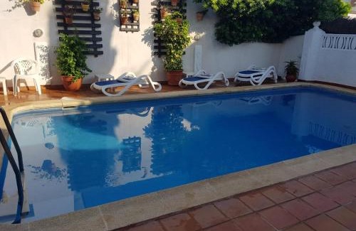 Gandia House | Relaxing Gran Adosado with Private Pool in Tranquil Area