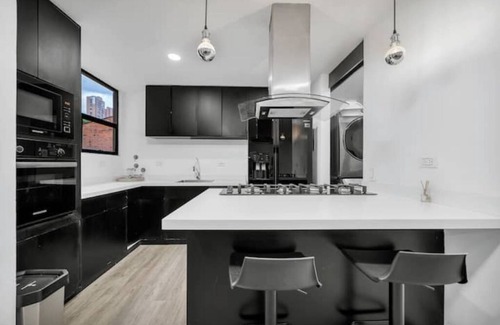Guayabal Apartment | Discover Gran Apartamento en el Poblado with Spa & Hot Tub