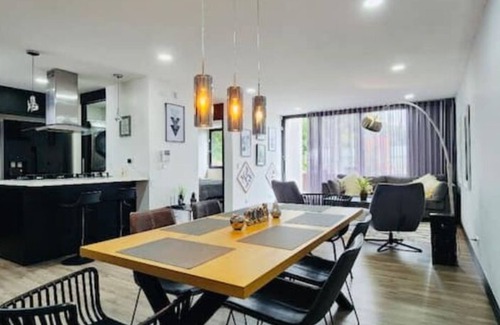 Guayabal Apartment | Discover Gran Apartamento en el Poblado with Spa & Hot Tub