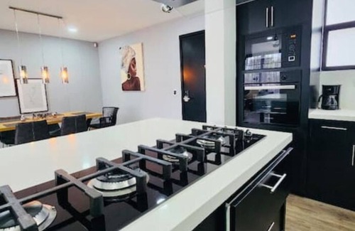 Guayabal Apartment | Discover Gran Apartamento en el Poblado with Spa & Hot Tub