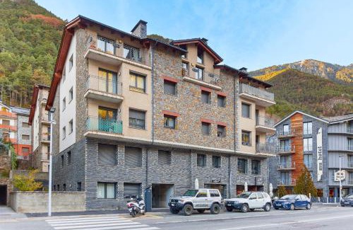 La Cortinada Apartment | AndBnB: Family-Friendly 3-Bedroom with Terrace & Parking