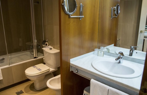 Albacete Hotel | Elegant Gran Hotel Albacete: Spa & Restaurant Awaits