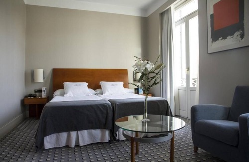Albacete Hotel | Elegant Gran Hotel Albacete: Spa & Restaurant Awaits