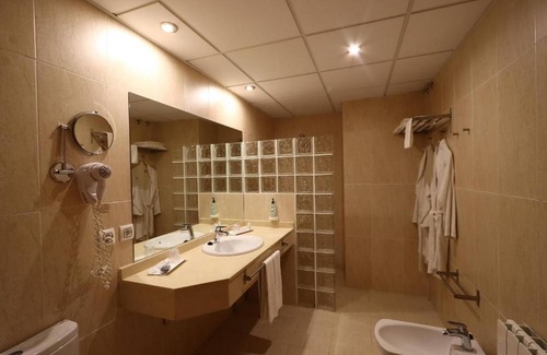 Alange Hotel | Relax at Gran Hotel Aqualange - Top-Rated Spa Escape