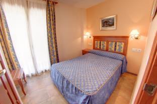 Arroyo Frio Hotel | Relax at Hotel Balneario Parque de Cazorla - 4-Star Retreat