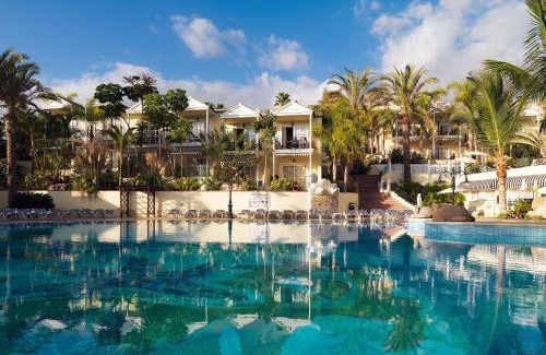 Arona Hotel | Relax at Gran Oasis Resort: Oceanfront Pool and Spa