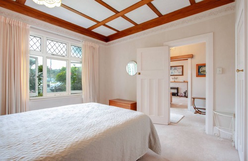 Napier House | Discover Gran's House: Oceanfront Getaway in Napier