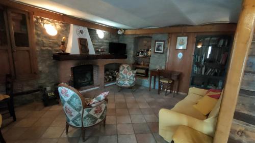 Fabbrica Curone Bed & Breakfast | Family-Friendly Getaway at Gran Severino with Kitchen Amenities