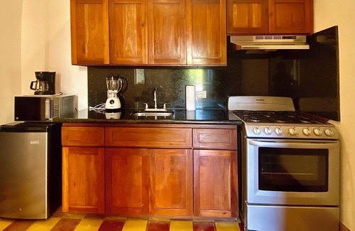 Granada Apartment | Convenient Granada Apartment #2 Near Calle La Calzada