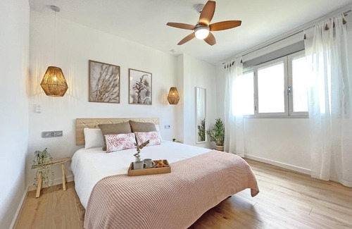 Alhendin Apartment | Top-Rated Granada Bed&Suite with Pool & Hot Tub Access