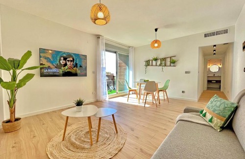 Alhendin Apartment | Top-Rated Granada Bed&Suite with Pool & Hot Tub Access