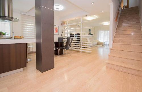 Otura Villa | Relax at Granada-otura: Golf Villa with Ocean Views