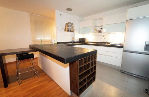 Plaza de Toros-Doctores-San Lazaro Apartment | Top-Rated Lightbooking El Realejo Granada with Spa & Breakfast