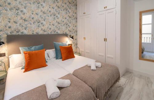 Centro - Sagrario Apartment | Top-Rated Granadi Apartamentos - Ideal for Families