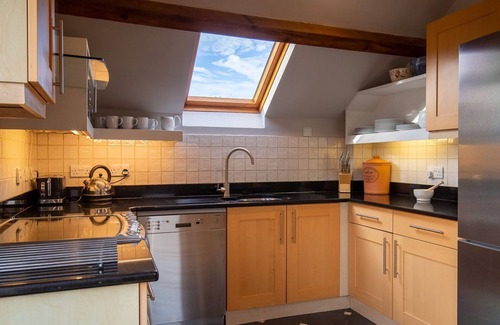 Great Wolford House | Granary at Rectory Farm: Family-Friendly Retreat for 5