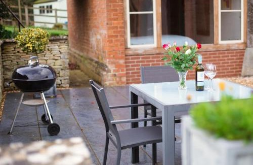 Great Wolford House | Experience Granary at Rectory Farm: 4-Star Comfort Awaits