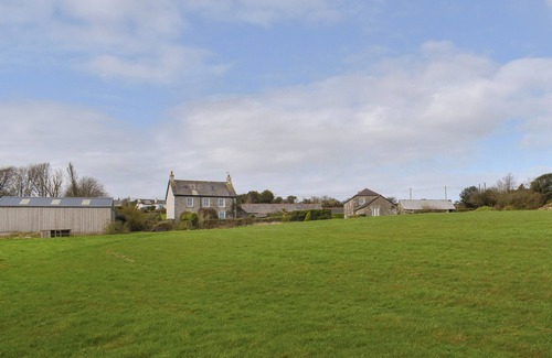 Mabe Burnthouse Cottage | Comfortable 2-Bedroom Retreat in Penryn Near Falmouth