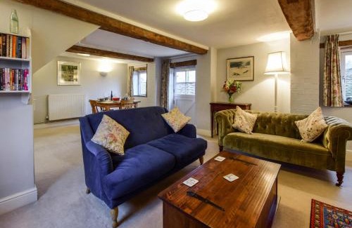 Brimpsfield House | Experience Granary, Cheltenham: Pet-Friendly & Family-Centric