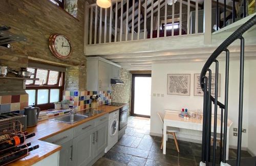 Llanybri House | Family-Friendly Retreat at Granary Cottage St Clears