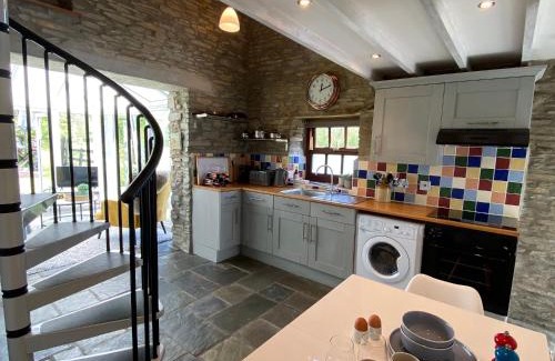 Llanybri House | Family-Friendly Retreat at Granary Cottage St Clears