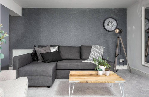 Ayr Apartment | Granary Suite No22 - Donnini Apartments with Premium Amenities