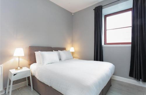 Ayr Apartment | Experience Comfort at Granary Suite No3 - Donnini Apartments