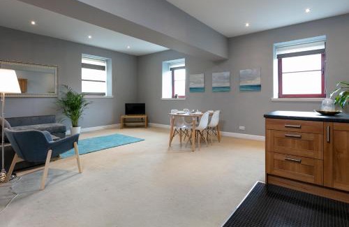 Ayr Apartment | Experience Comfort at Granary Suite No3 - Donnini Apartments