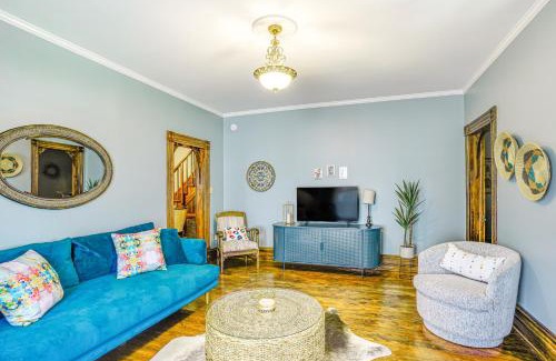 Granbury House | Cozy Granbury Home with Fire Pit, Steps to The Square