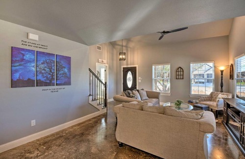 Granbury House | Relaxing Granbury Home with Hot Tub & Pool Access