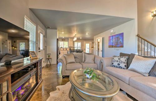 Granbury House | Relaxing Granbury Home with Hot Tub & Pool Access
